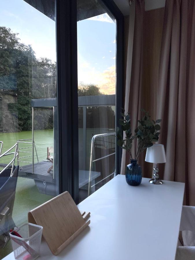 80Qm Privates Hausboot In Hamburg-Mitte Hotel Exterior photo